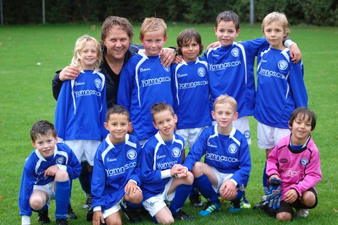 Одна из шести детских команд